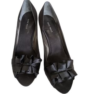 NWOB NINE WEST Satin Black Peep Toe‎ Heels Size 9.5